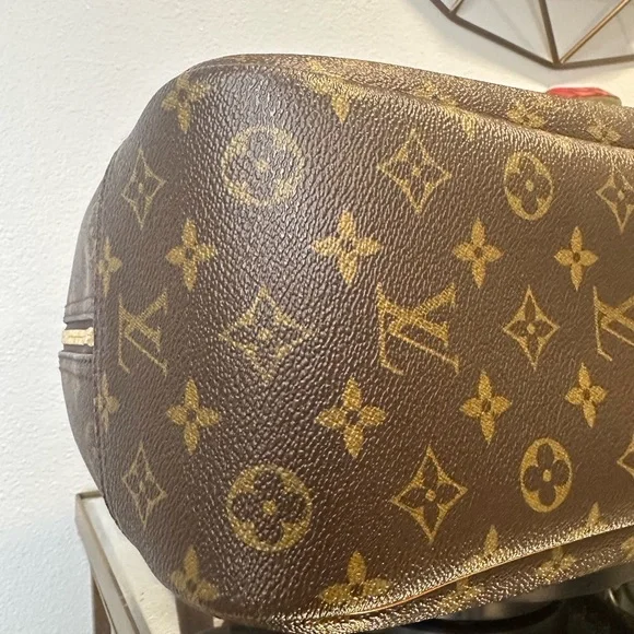 Louis Vuitton Deauville Handbag Monogram Canvas with 🔐 and bag tag. 🏷️ - Picture 10 of 13